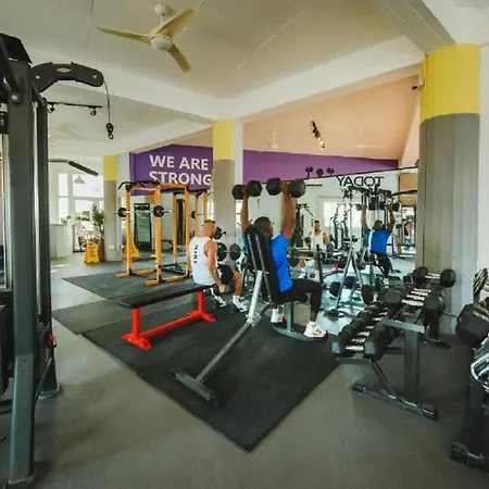 Tiberius Pool In Caesar & * Trikomo