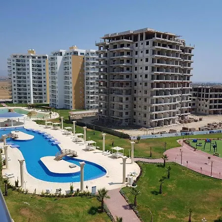 Hotel Tiberius Pool In Caesar & Trikomo