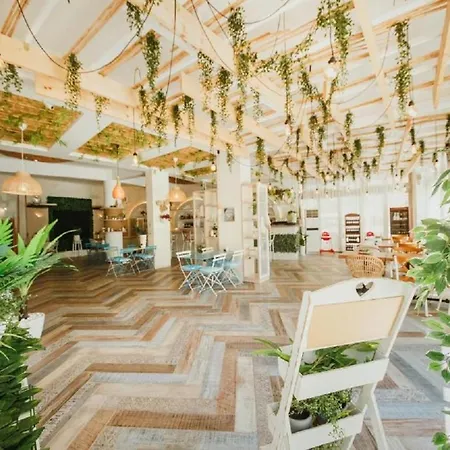 Tiberius Pool In Caesar & *