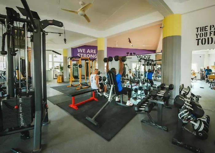 Tiberius Pool In Caesar & * Trikomo