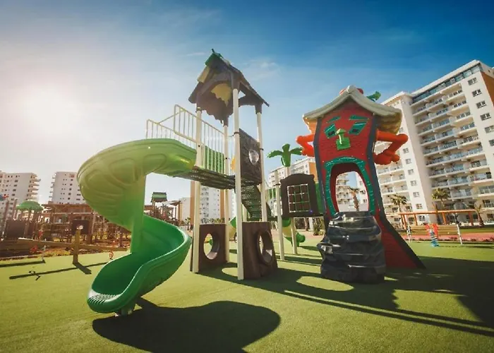 Hotel Tiberius Pool In Caesar & Trikomo